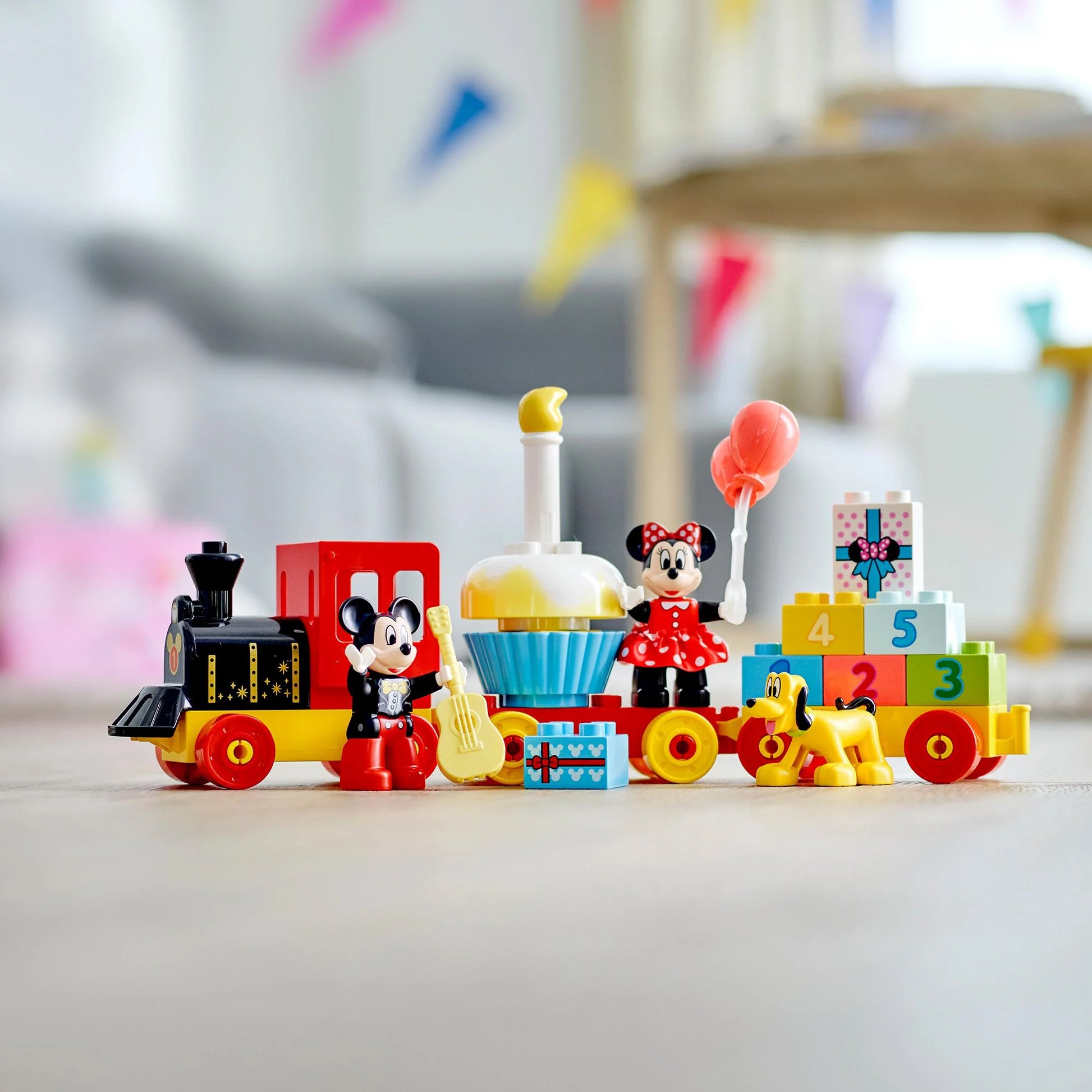 Mickey Minnie Birthday Train LEGO Duplo Brugs Brickhouse