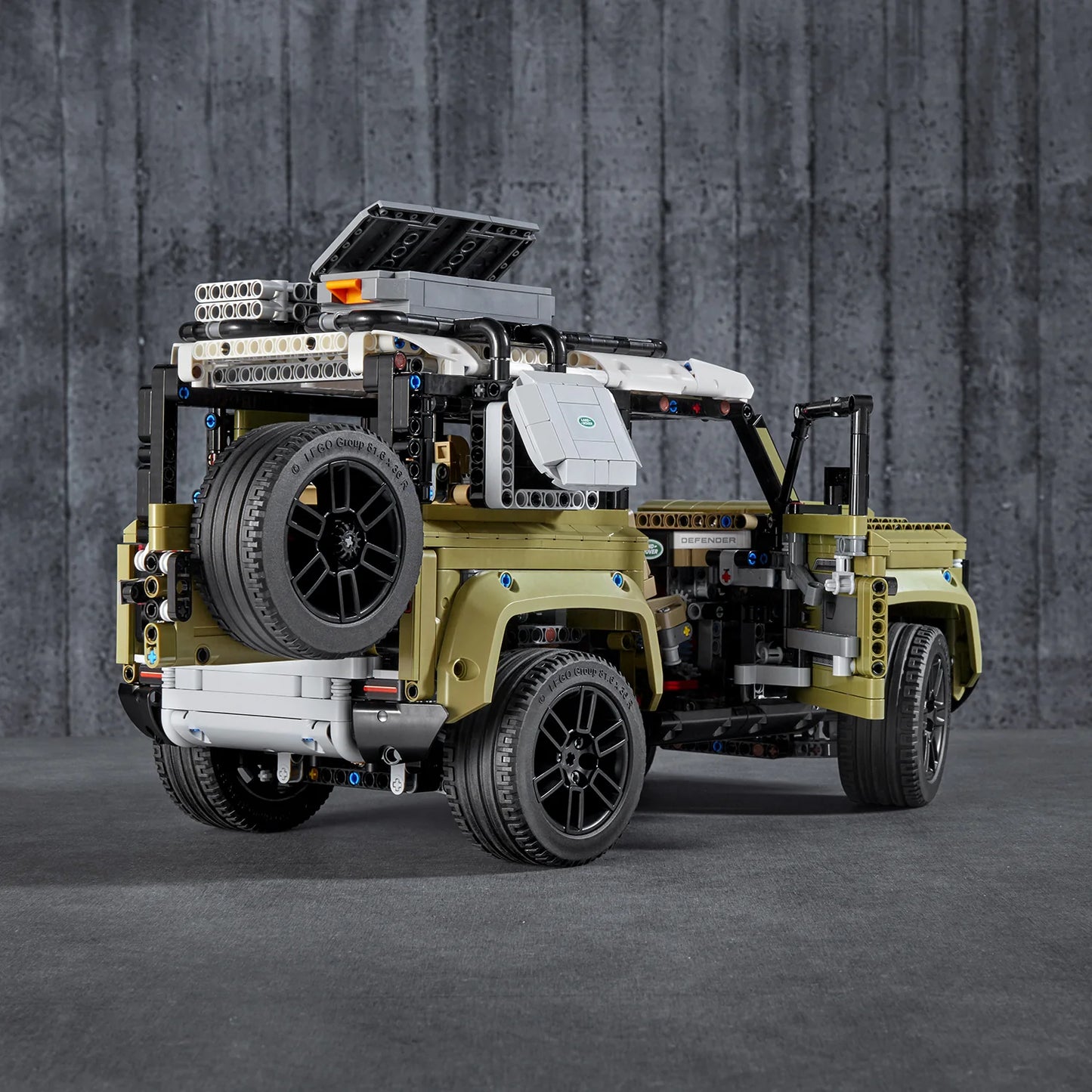 Land Rover Defender-LEGO Technic