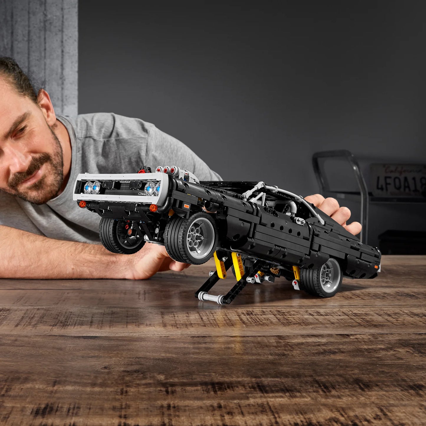 Fast & Furious Dom's Dodge Charger-LEGO Technic